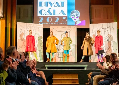 JUBILEUMI HANDLER DIVATGÁLA
