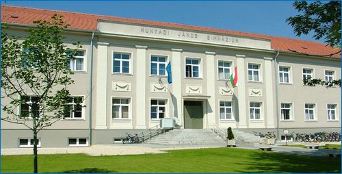 Borító kép a Soproni SZC Hunyadi János Technikum intézményről